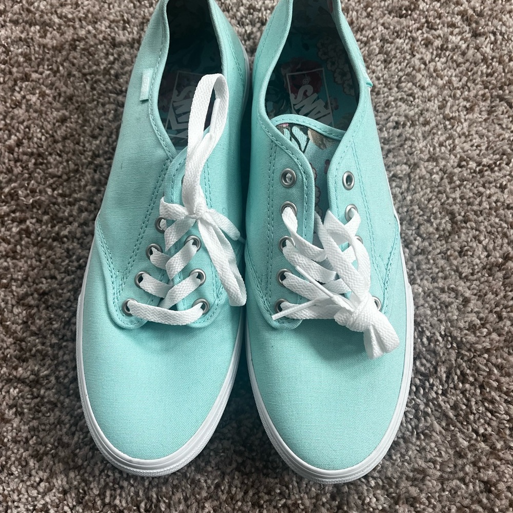 Nike Women's Mint Green Sneakers